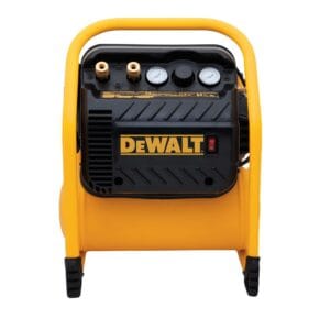 Compresseur silencieux DEWALT 200 PSI en jaune avec manomètres, sorties pour tuyaux, et logo présent sur la façade.